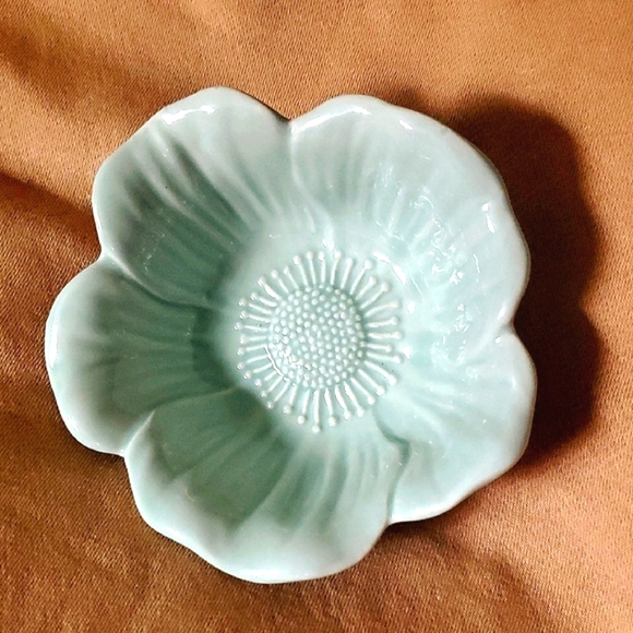 Light Sea Green Floral Ceramic‎ Dish - Picture 2 of 4